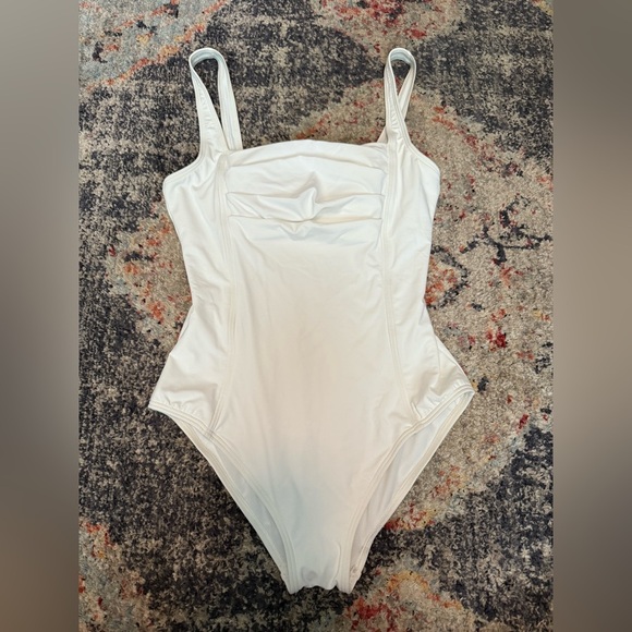 White one piece slimming one piece Calvin Klein size 12 - Picture 1 of 4
